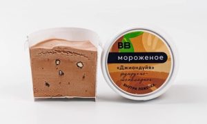 Пломбир "Вишня с шоколадным соусом"