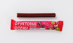 Кусочки "Фруктовые формы" из яблок, клубники, малины и черной смородины 16 г